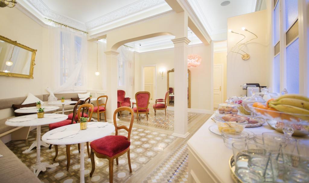 Anakena House Bed & Breakfast Barcelona Ngoại thất bức ảnh