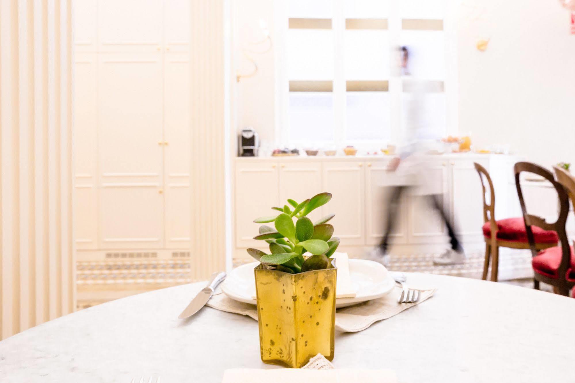 Anakena House Bed & Breakfast Barcelona Ngoại thất bức ảnh
