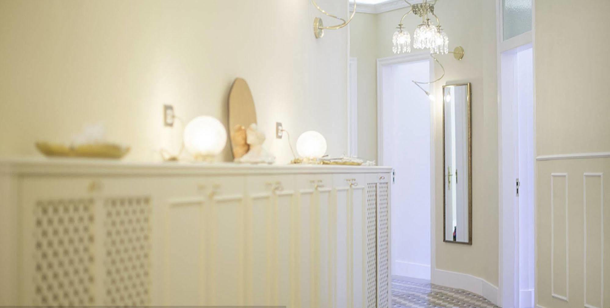 Anakena House Bed & Breakfast Barcelona Ngoại thất bức ảnh